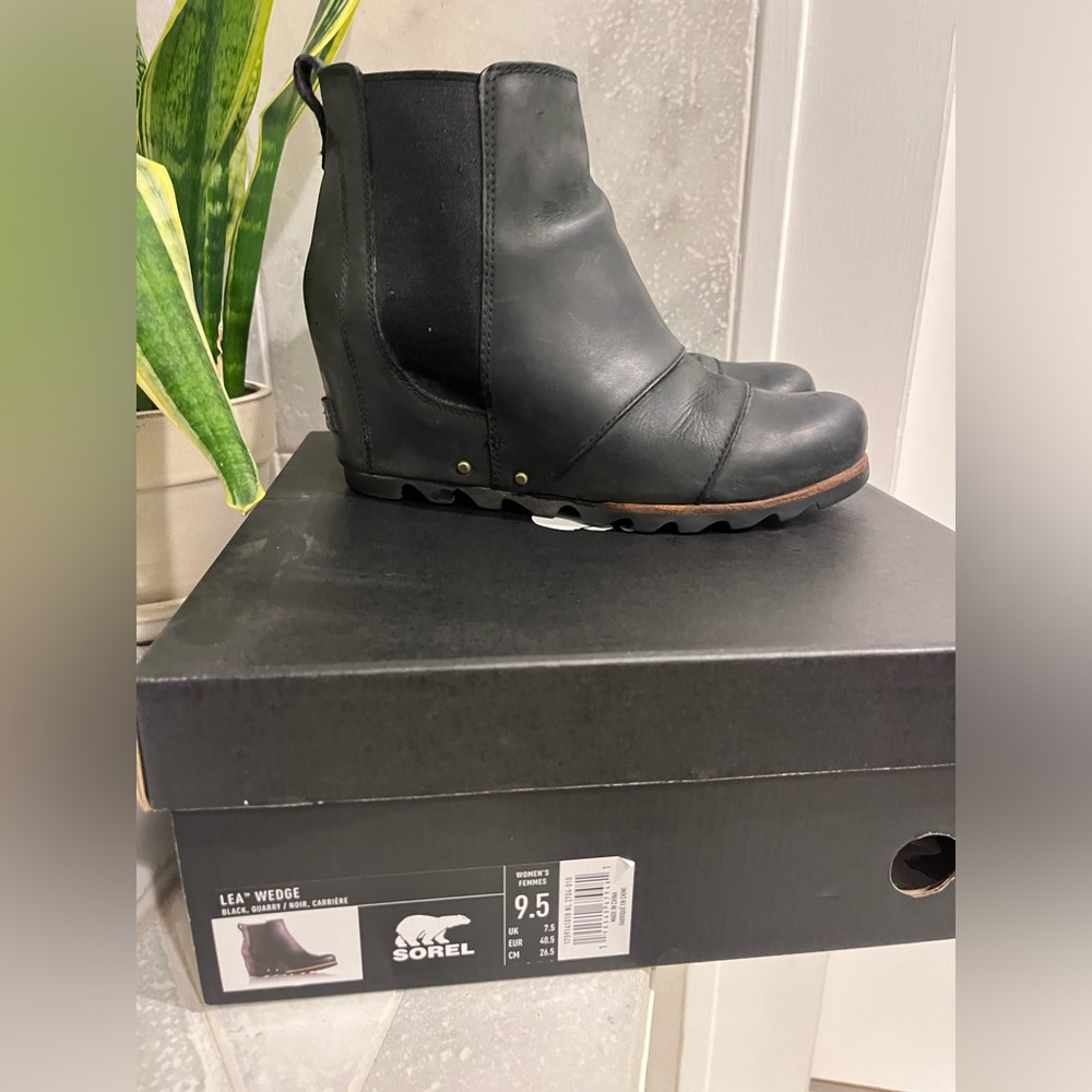 Womens Sorel Lea Boot Size 9.5
